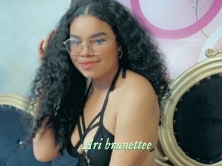 Ari_brunettee