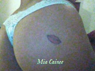 Mia_Cainee