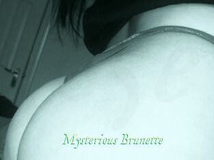 Mysterious_Brunette