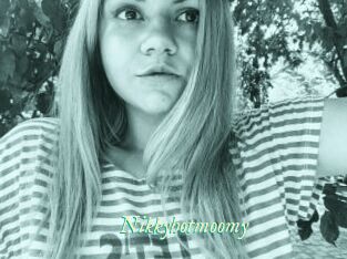 Nikkyhotmoomy