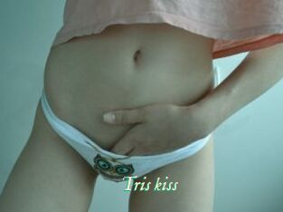Tris_kiss