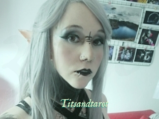 Titsandtarot