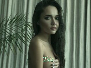 Tnia