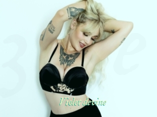 Violet_devine